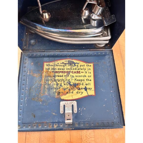 1920s Sunbeam Electric Travel Made Iron Portable Metal Case ..Decor/Display/Prop main image 13
